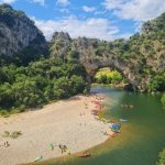 Village vacances : la solution tout-en-un pour des vacances sans stress