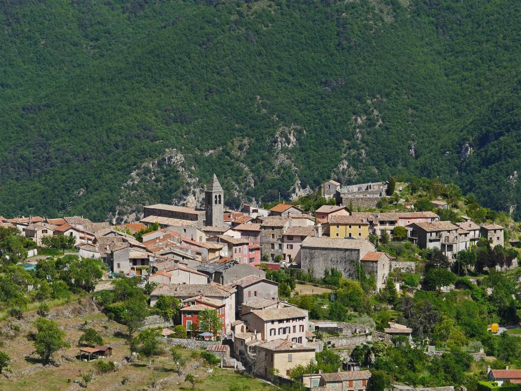 Gites en ardèche : quelles régions privilégier selon vos envies