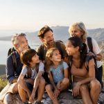 Vacances famille : comment réussir un voyage réunissant plusieurs générations